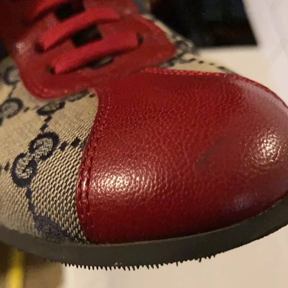 COPY - Authentic Gucci Vintage Sneakers - Picture 10 of 11